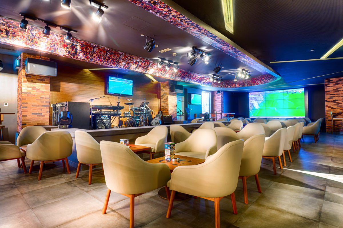 Huddle Sports Bar - Interior Design Photography - Navin Khianey Creative Productions